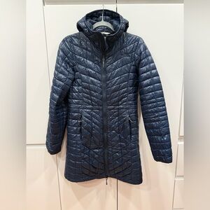 Small 🥶 North Face Thermoball hooded parka - navy blue